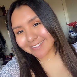 Meet your Posher, Deandra